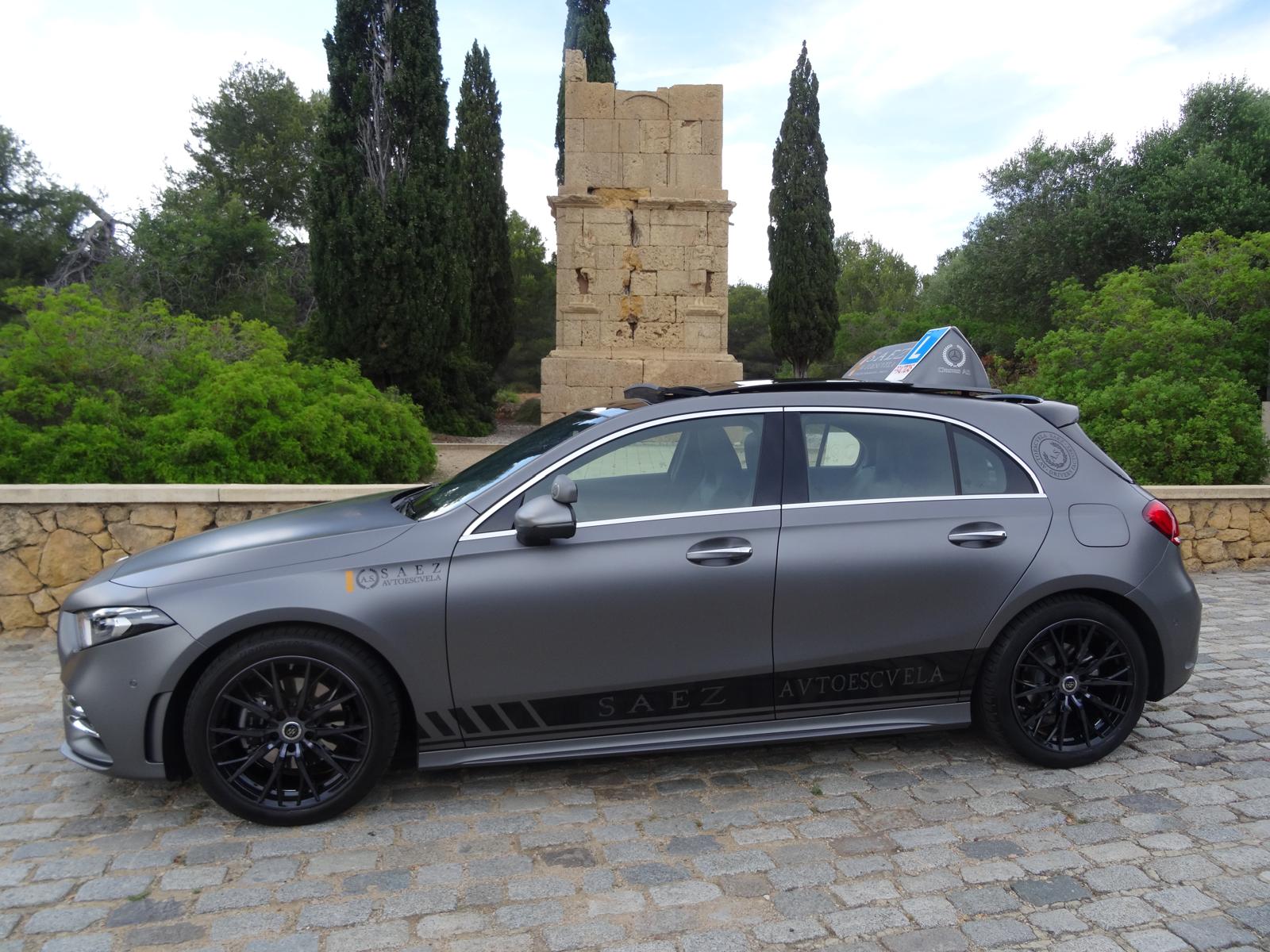 Mercedes-Benz lateral